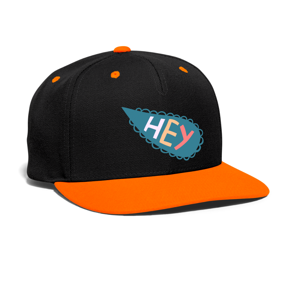 1Gorra contraste Snapback"Hey" - negro/naranja neón