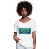 Camiseta con mangas murciélago de Bella + Canvas"Turn table" - white