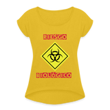 Camiseta con manga enrollada mujer"riesgo biologico" - mustard yellow